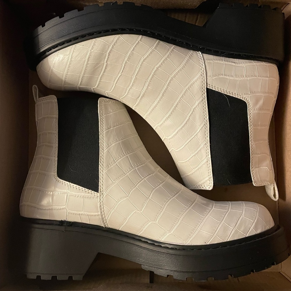 Steve Madden boots
